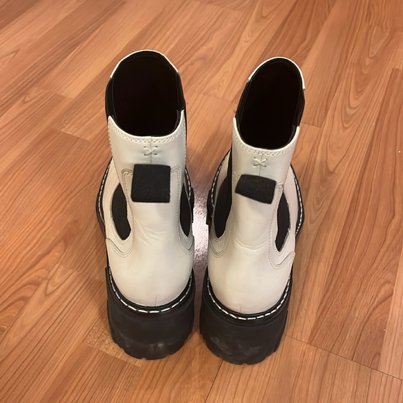 New rag & bone shiloh mid chelsea antique white. Size 10. Comes with box. - Picture 4 of 13